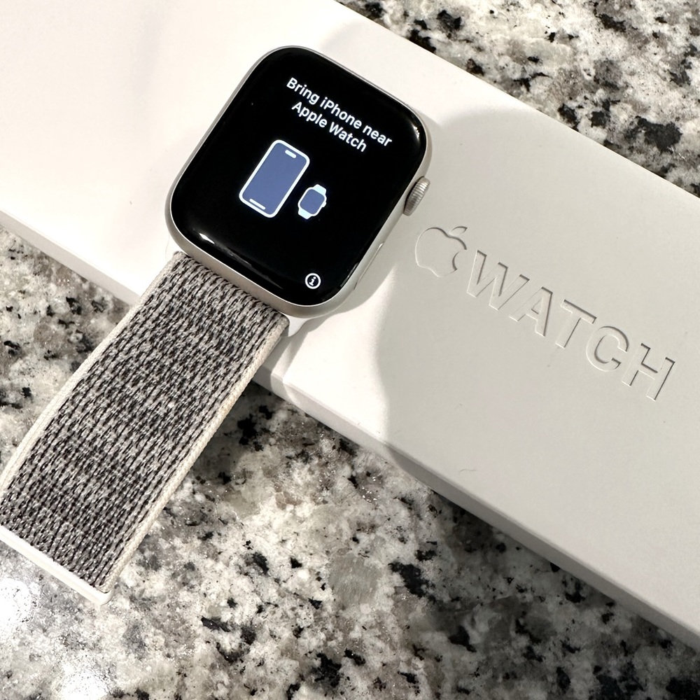 ❌SOLD❌ Apple Watch 45mm Starlight Aluminum